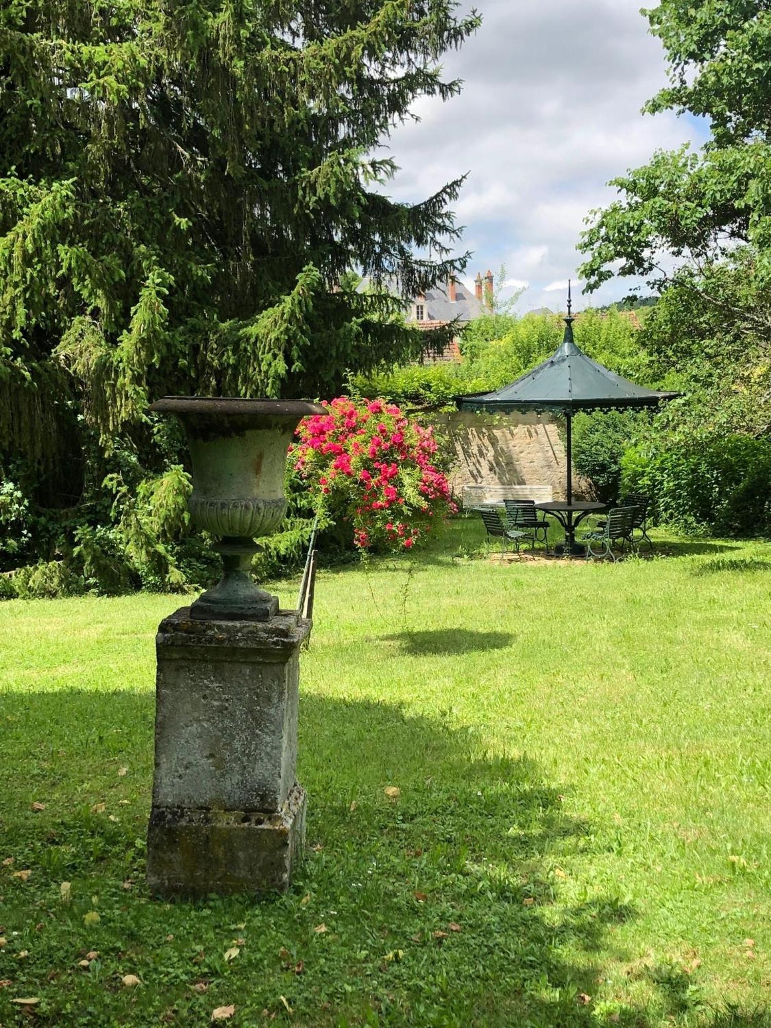 Le Val Clos, Appartement Dans Une Maison De Maitre 19E Tanlay Exterior foto